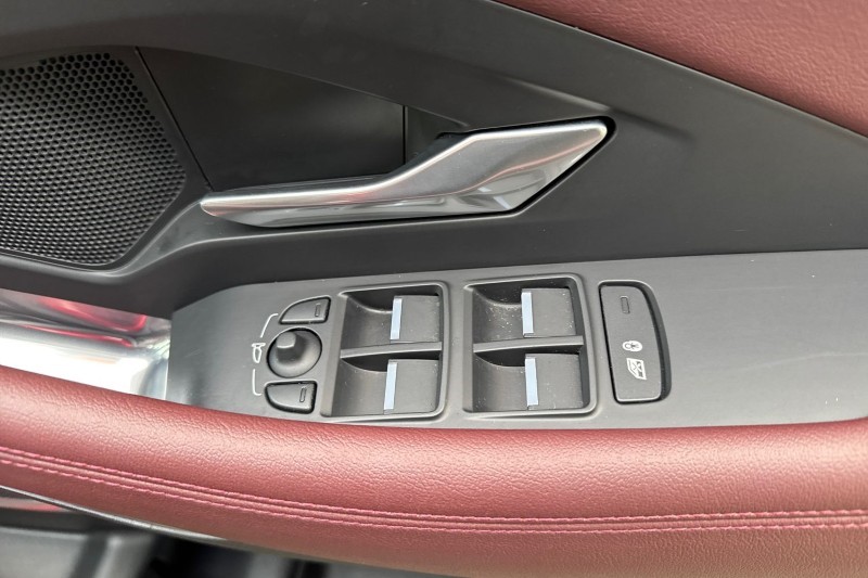 2022 (72) JAGUAR E-PACE 1.5 P300e R-Dynamic SE 5dr Auto 5075010