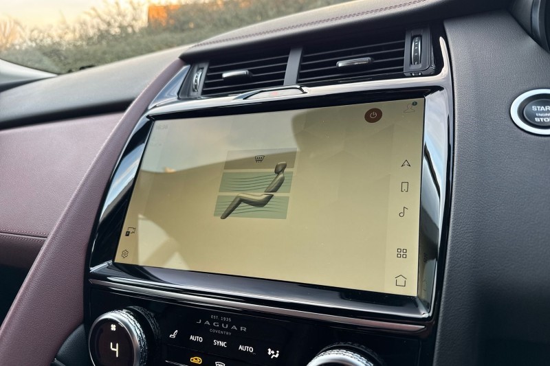 2022 (72) JAGUAR E-PACE 1.5 P300e R-Dynamic SE 5dr Auto 5075021