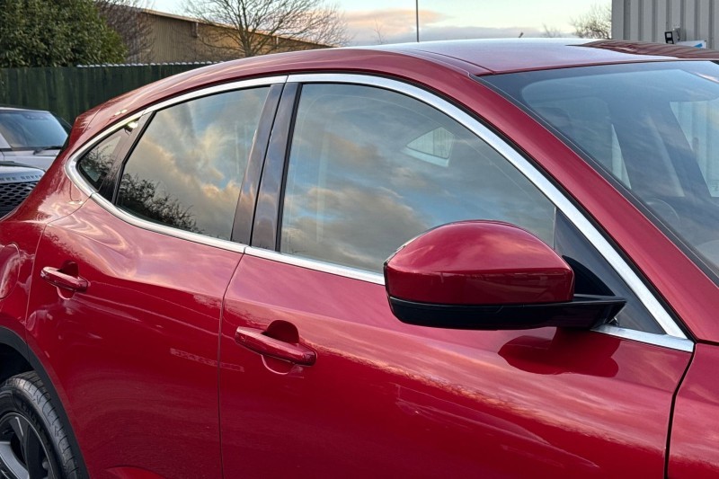 2022 (72) JAGUAR E-PACE 1.5 P300e R-Dynamic SE 5dr Auto 5075039