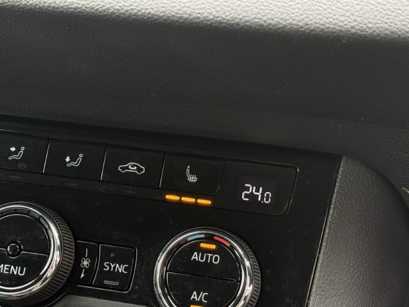 2020 (70) SKODA KAROQ 1.5 TSI SE L 5dr DSG 5104701