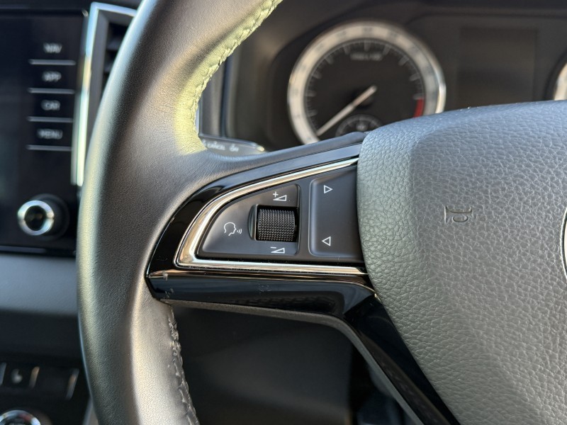 2018 (18) SKODA KAROQ 1.6 TDI SE L 5dr DSG 5063008