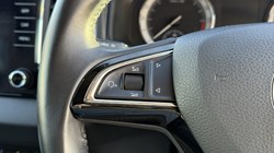 2018 (18) SKODA KAROQ 1.6 TDI SE L 5dr DSG 5063008