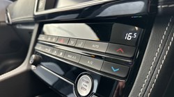 2018 (18) JAGUAR F-PACE 2.0d R-Sport 5dr Auto AWD 3158749