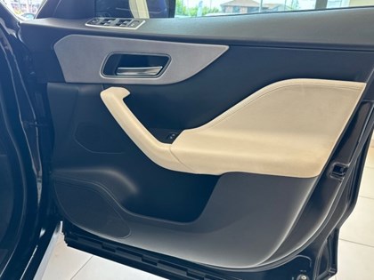 2018 (18) JAGUAR F-PACE 2.0d R-Sport 5dr Auto AWD