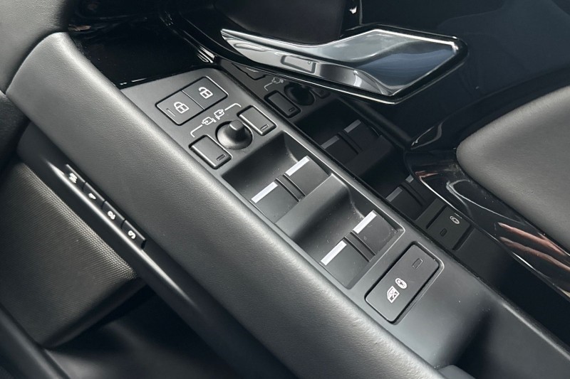 2023 (73) LAND ROVER RANGE ROVER EVOQUE 1.5 P300e Dynamic HSE 5dr Auto 5084035