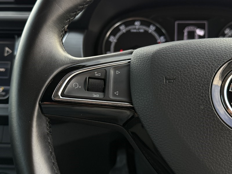 2020 (20) SKODA FABIA 1.0 TSI SE Drive 5dr 5122906