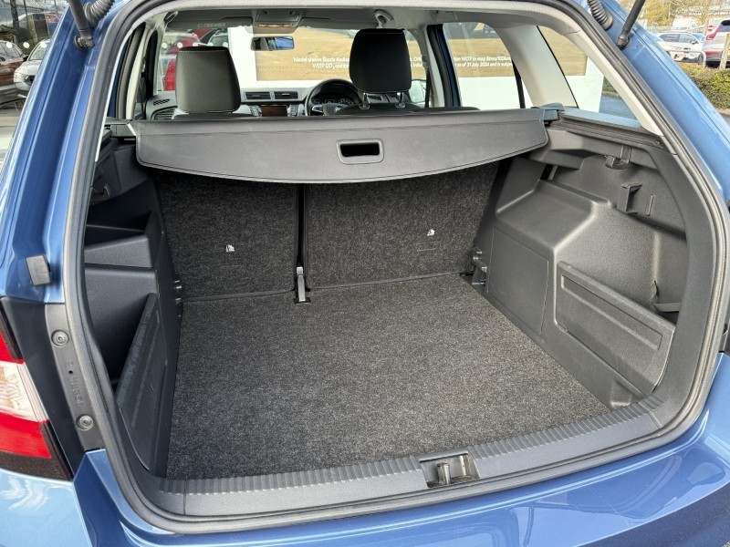 2020 (20) SKODA FABIA 1.0 TSI SE Drive 5dr 5122929