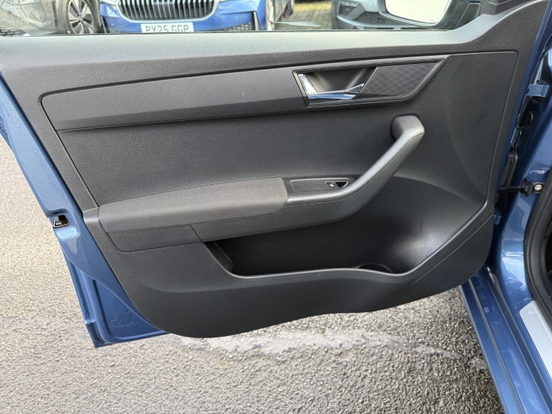 2020 (20) SKODA FABIA 1.0 TSI SE Drive 5dr 5122896