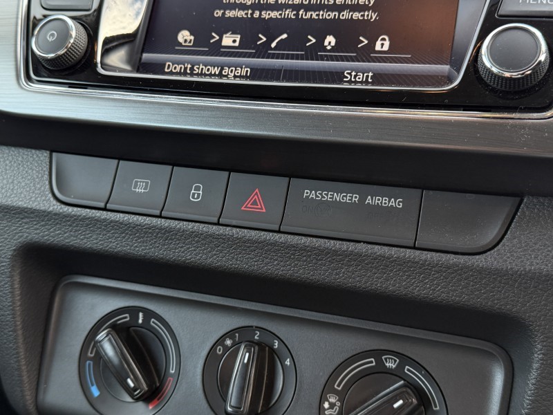 2020 (20) SKODA FABIA 1.0 TSI SE Drive 5dr 5122913