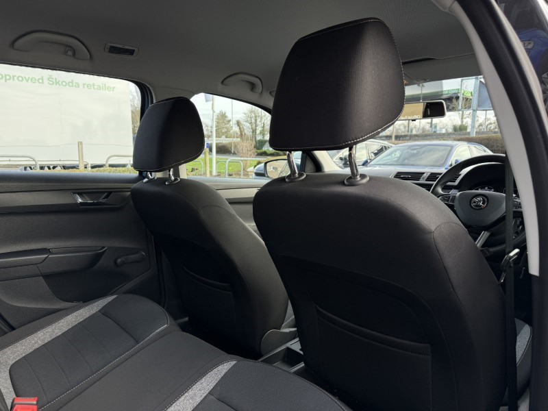 2020 (20) SKODA FABIA 1.0 TSI SE Drive 5dr 5122923