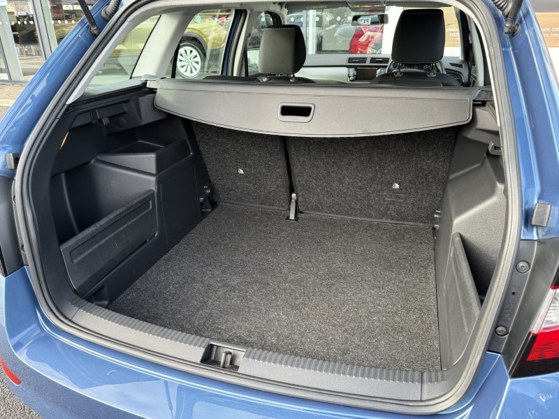 2020 (20) SKODA FABIA 1.0 TSI SE Drive 5dr 5122930