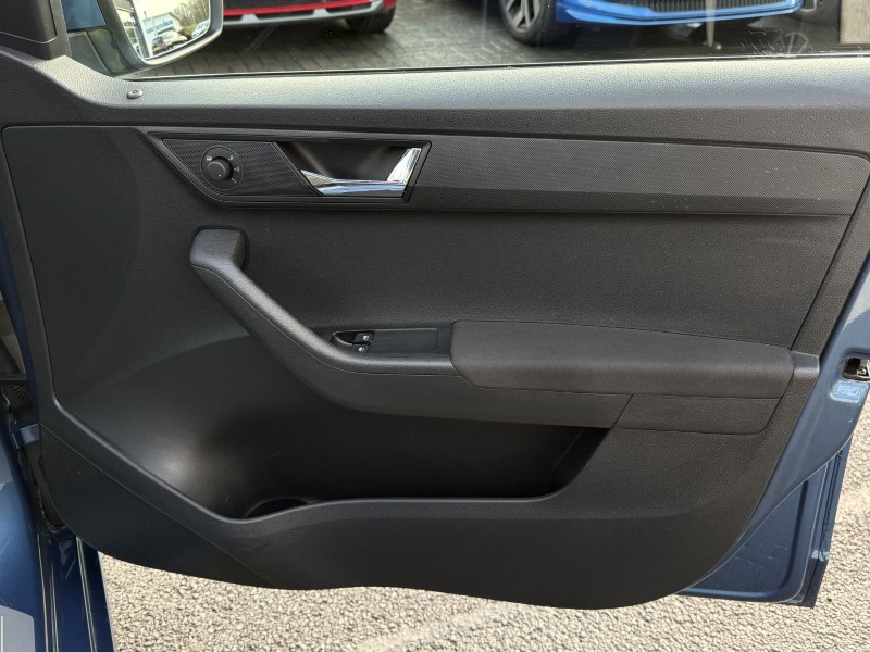 2020 (20) SKODA FABIA 1.0 TSI SE Drive 5dr 5122899