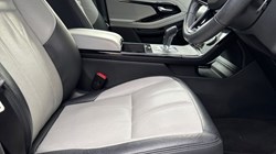 2023 (23) LAND ROVER RANGE ROVER EVOQUE 2.0 D200 R-Dynamic SE 5dr Auto 5123829