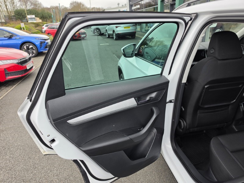 2023 (73) SKODA KAROQ 1.5 TSI SE Drive 5dr 5182323