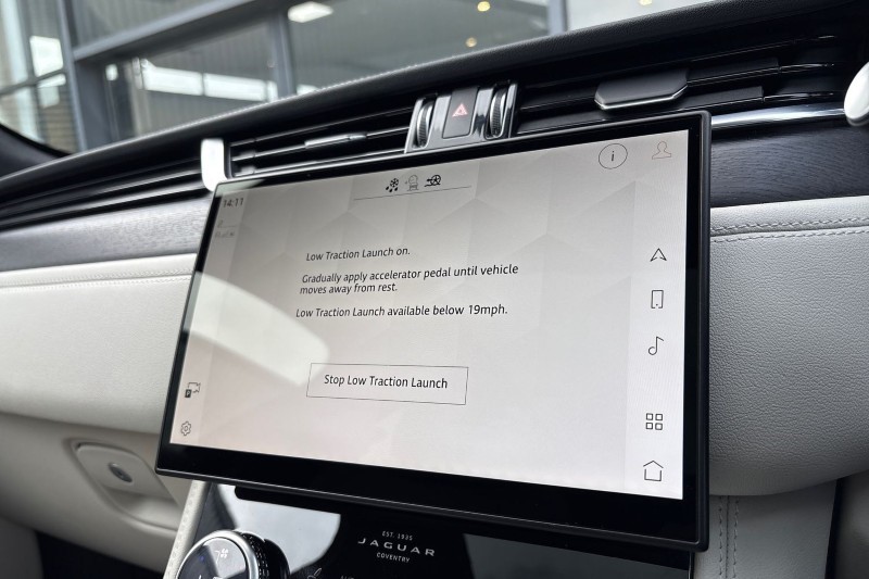 2024 (24) JAGUAR F-PACE 2.0 P400e R-Dynamic HSE Black 90th Anniv 5dr Auto 5117385