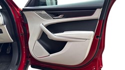 2024 (24) JAGUAR F-PACE 2.0 P400e R-Dynamic HSE Black 90th Anniv 5dr Auto 5117368