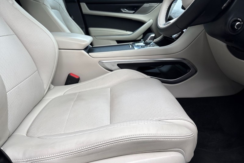 2024 (24) JAGUAR F-PACE 2.0 P400e R-Dynamic HSE Black 90th Anniv 5dr Auto 5117371