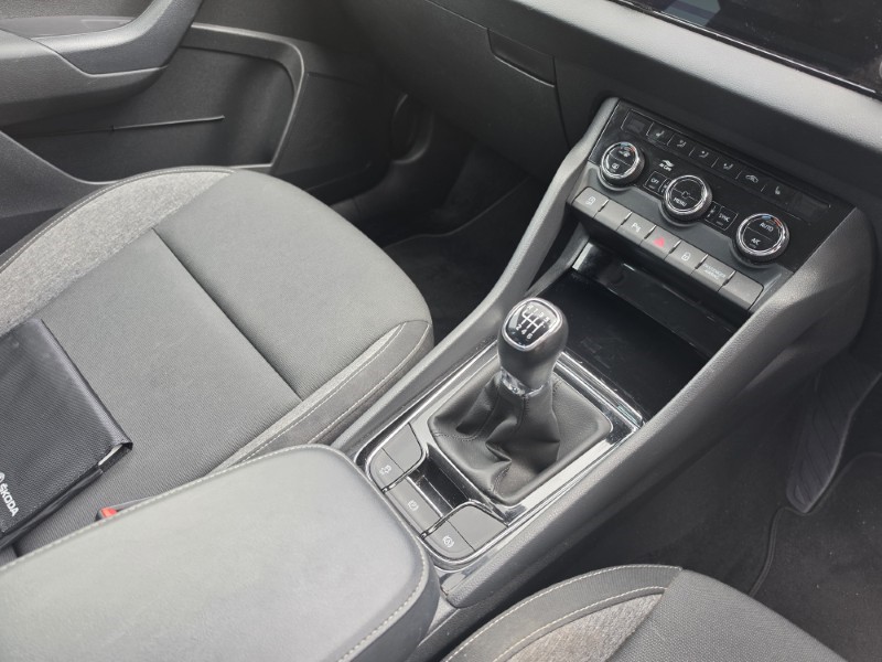 2021 (21) SKODA KAROQ 1.5 TSI SE Drive 5dr 5168462