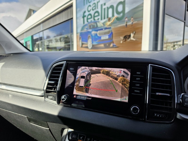 2021 (21) SKODA KAROQ 1.5 TSI SE Drive 5dr 5175797