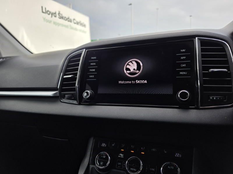 2021 (21) SKODA KAROQ 1.5 TSI SE Drive 5dr 5168467
