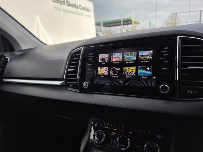 2021 (21) SKODA KAROQ 1.5 TSI SE Drive 5dr 5168476