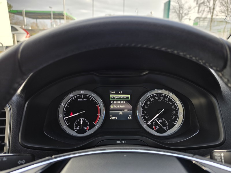 2021 (21) SKODA KAROQ 1.5 TSI SE Drive 5dr 5168485