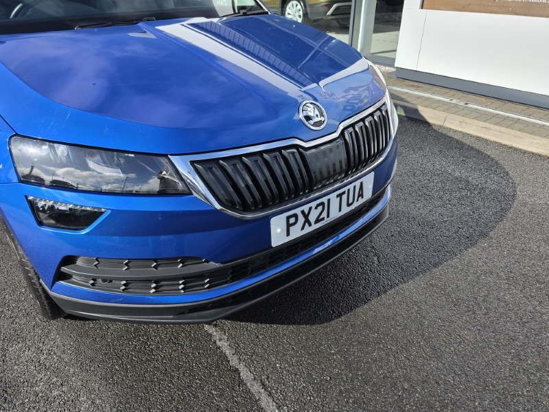 2021 (21) SKODA KAROQ 1.5 TSI SE Drive 5dr 5175786