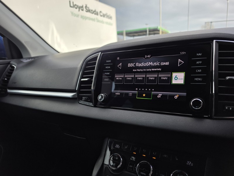 2021 (21) SKODA KAROQ 1.5 TSI SE Drive 5dr 5168470