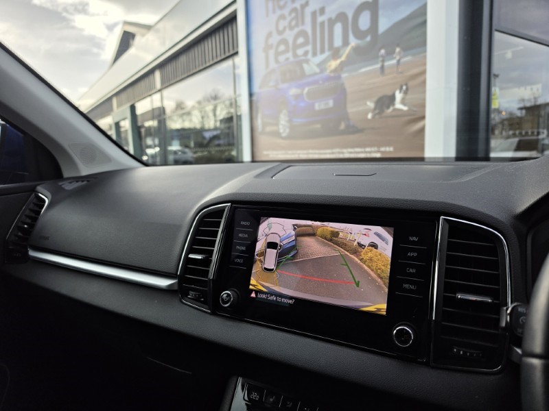 2021 (21) SKODA KAROQ 1.5 TSI SE Drive 5dr 5168444