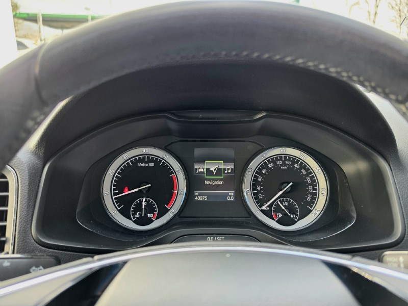 2021 (21) SKODA KAROQ 1.5 TSI SE Drive 5dr 5168480