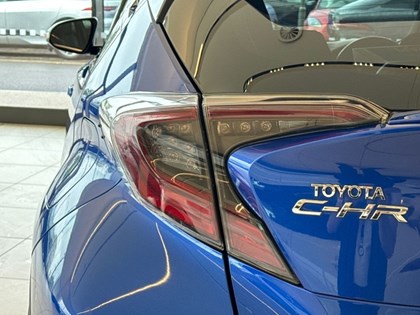 2017 (17) TOYOTA C-HR 1.2T Dynamic 5dr CVT AWD