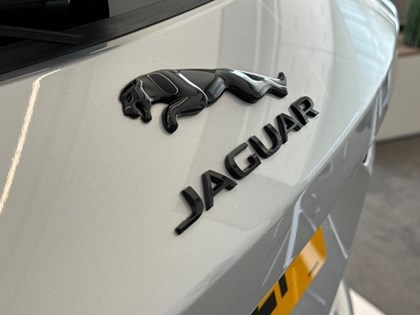 2021 (21) JAGUAR F-PACE 2.0 D200 R-Dynamic S 5dr Auto AWD