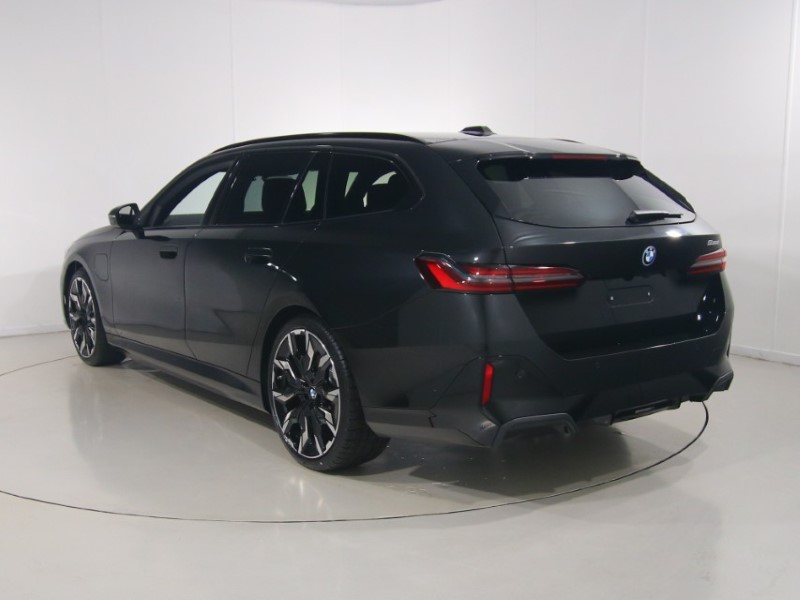  BMW 5 SERIES 530e M Sport 5dr Auto 1