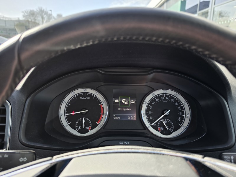 2022 (22) SKODA KAROQ 1.5 TSI SE Drive 5dr 5186824