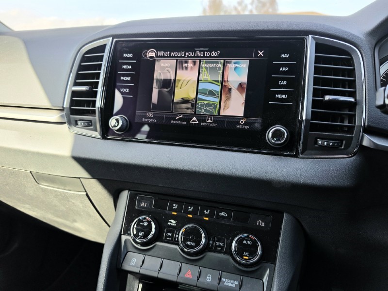 2022 (22) SKODA KAROQ 1.5 TSI SE Drive 5dr 5186830