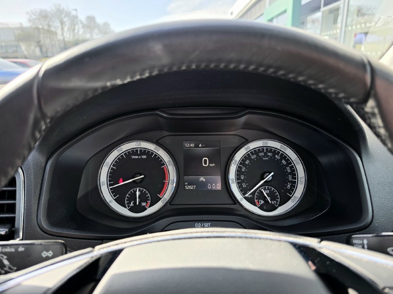 2022 (22) SKODA KAROQ 1.5 TSI SE Drive 5dr 5186817