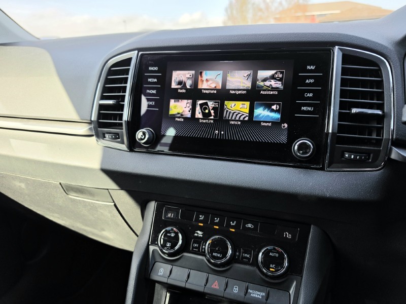 2022 (22) SKODA KAROQ 1.5 TSI SE Drive 5dr 5186834