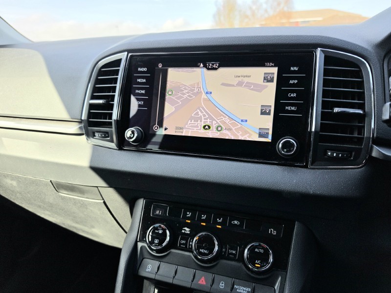 2022 (22) SKODA KAROQ 1.5 TSI SE Drive 5dr 5186831