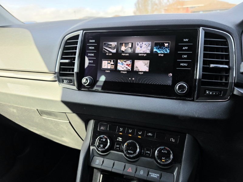 2022 (22) SKODA KAROQ 1.5 TSI SE Drive 5dr 5186835