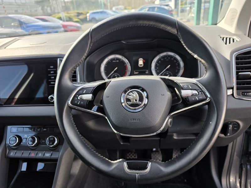 2022 (22) SKODA KAROQ 1.5 TSI SE Drive 5dr 5186813