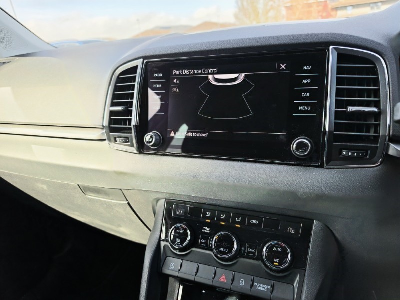 2022 (22) SKODA KAROQ 1.5 TSI SE Drive 5dr 5186836