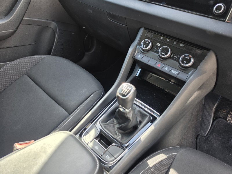 2022 (22) SKODA KAROQ 1.5 TSI SE Drive 5dr 5186810