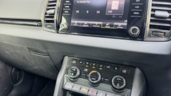 2023 (23) SKODA KAROQ 2.0 TDI SE L 5dr 5204392