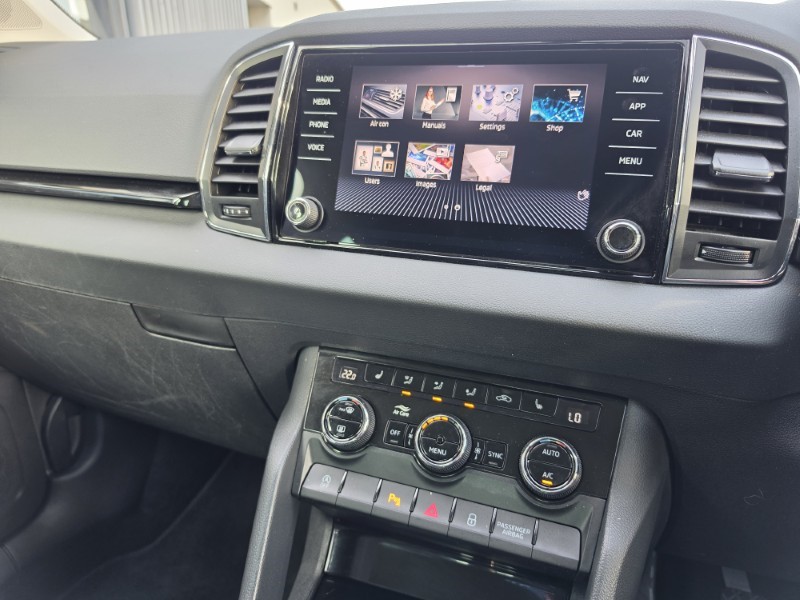 2023 (23) SKODA KAROQ 2.0 TDI SE L 5dr 5204399