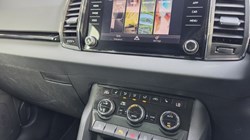2023 (23) SKODA KAROQ 2.0 TDI SE L 5dr 5204394