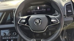 2023 (23) SKODA KAROQ 2.0 TDI SE L 5dr 5204377