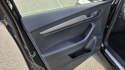 2023 (23) SKODA KAROQ 2.0 TDI SE L 5dr 5204370