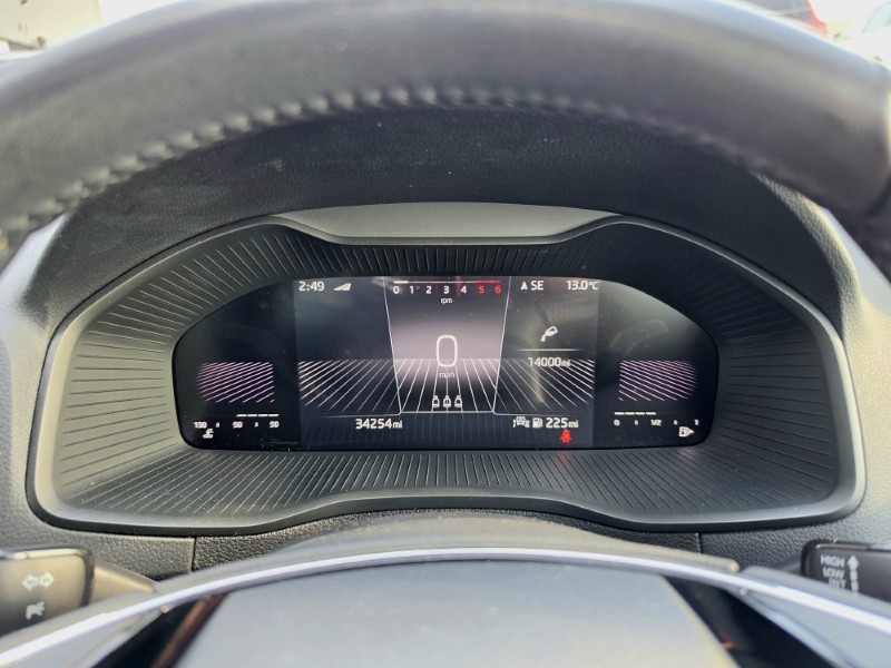 2023 (23) SKODA KAROQ 2.0 TDI SE L 5dr 5204381