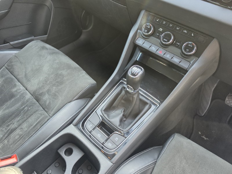 2023 (23) SKODA KAROQ 2.0 TDI SE L 5dr 5204375