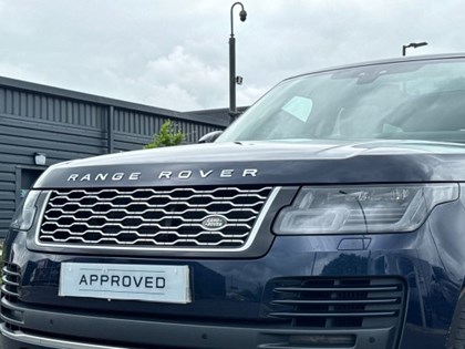 2019 (69) LAND ROVER RANGE ROVER 4.4 SDV8 Vogue SE 4dr Auto